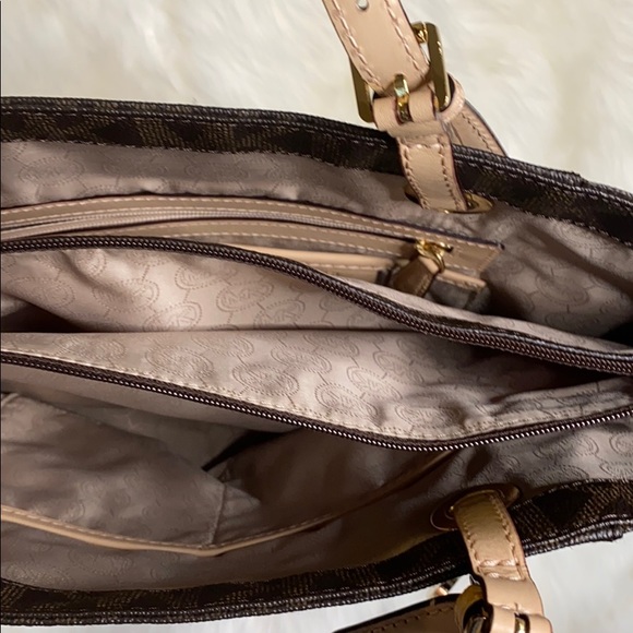 Authentic MICHAEL Michael Kors MK Signature Tote - Picture 12 of 13